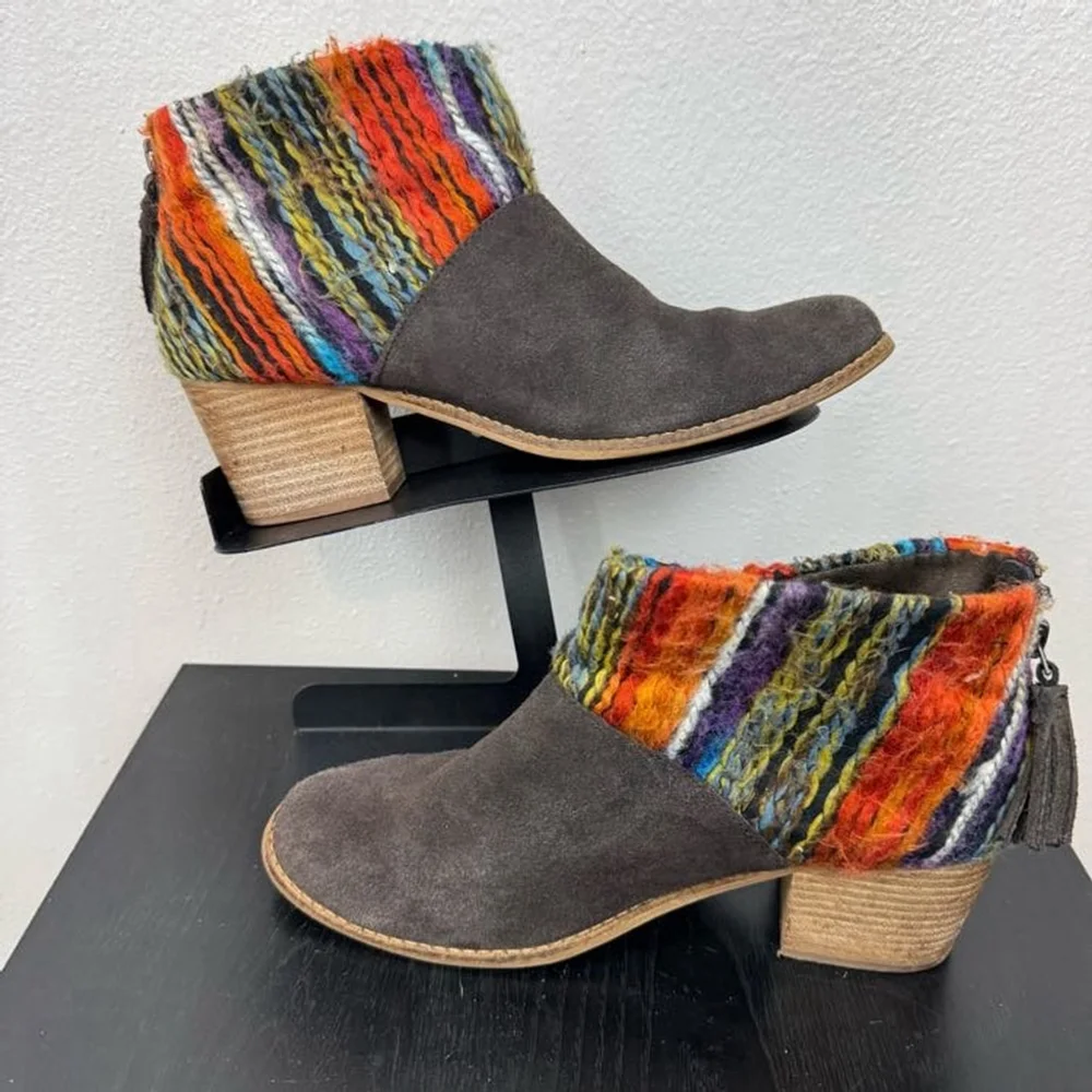 Toms Leila Ankle Boots Womens 9 Cocolate Multi Rainbow Suede Cozy Boho Chic Fall